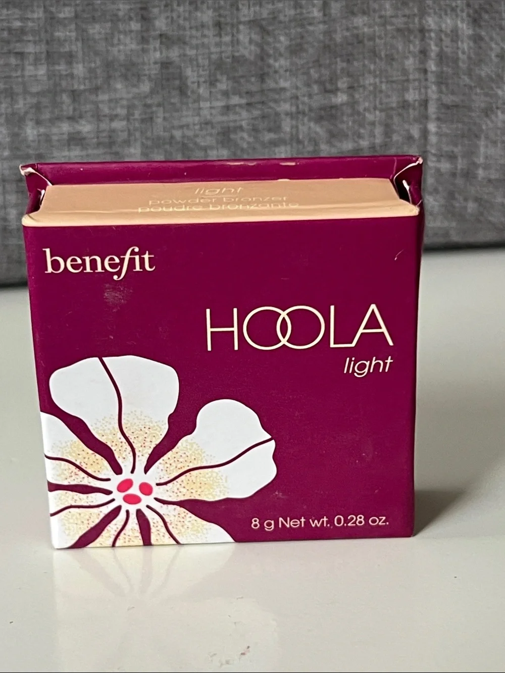 Benefit Hoola Light Bronzer - Magenta Packaging